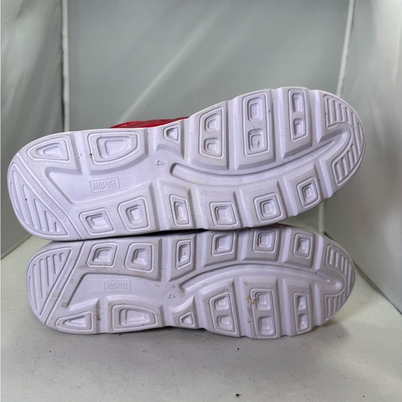 Captain Marvel shoes Size 4 in good condition only worn a few times - Picture 10 of 10